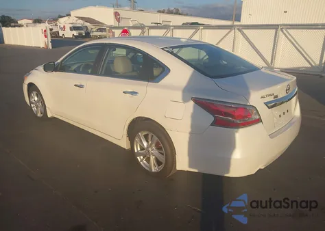 2015 Nissan Altima 2.5 Sl z USA, uszkodzony, nr VIN 1N4AL3AP4FN861093